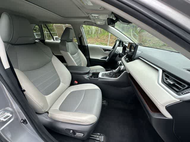 Used 2023 Toyota RAV4 Limited AWD/4WD image 20