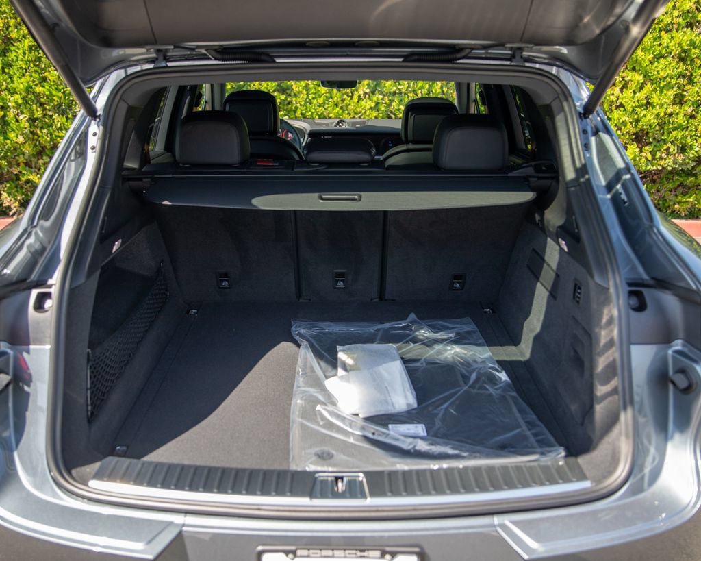 New 2026 Porsche Cayenne S AWD/4WD image 26