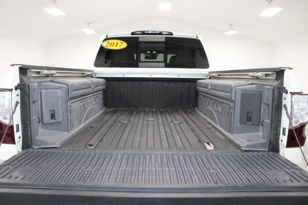 Used 2017 Nissan Titan SL RWD image 19