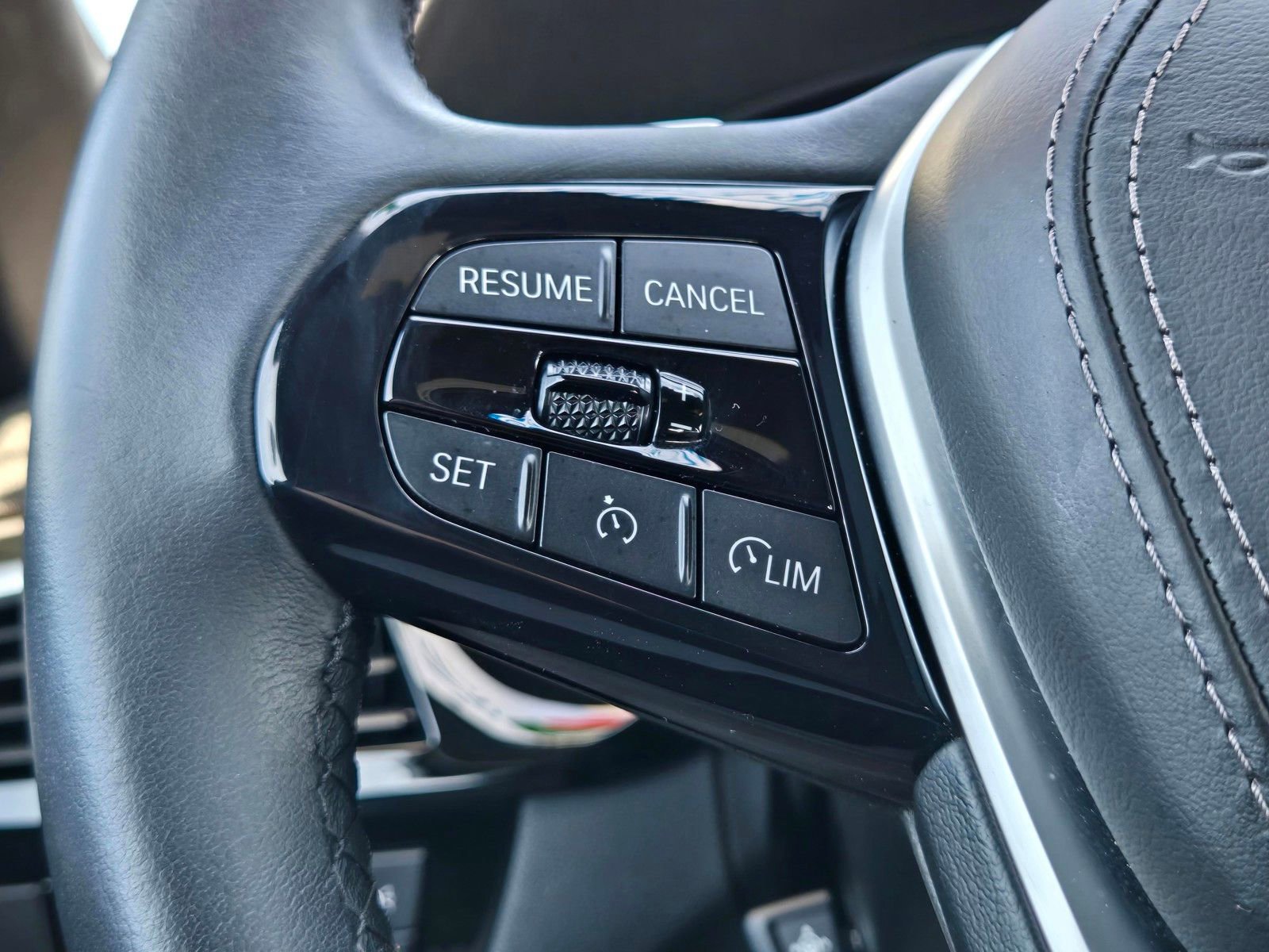 Used 2023 BMW 530i w/ Premium Package image 22