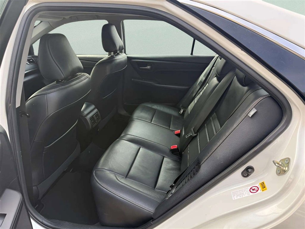Used 2016 Toyota Camry XLE w/ Moonroof Package FWD image 14