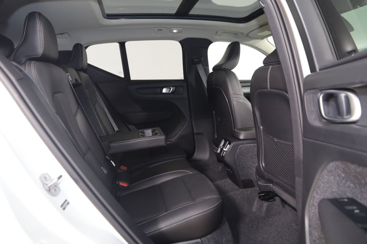 Used 2026 Volvo XC40 B5 Plus AWD/4WD image 14