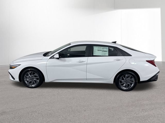 New 2026 Hyundai Elantra Hybrid FWD image 13