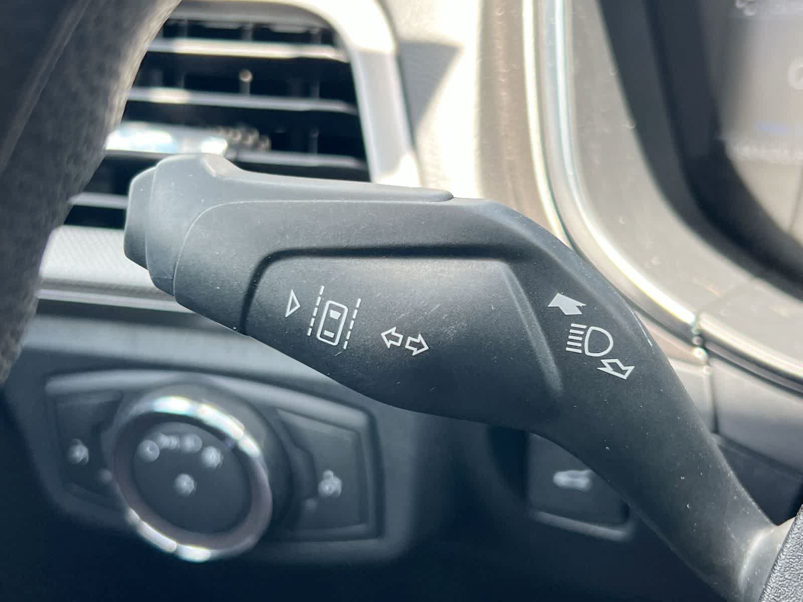 Used 2020 Ford Fusion SE FWD image 26