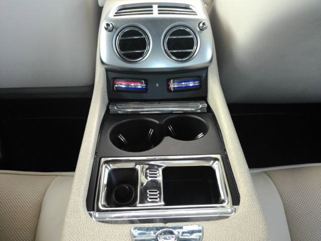 Used 2014 Rolls-Royce Wraith image 32