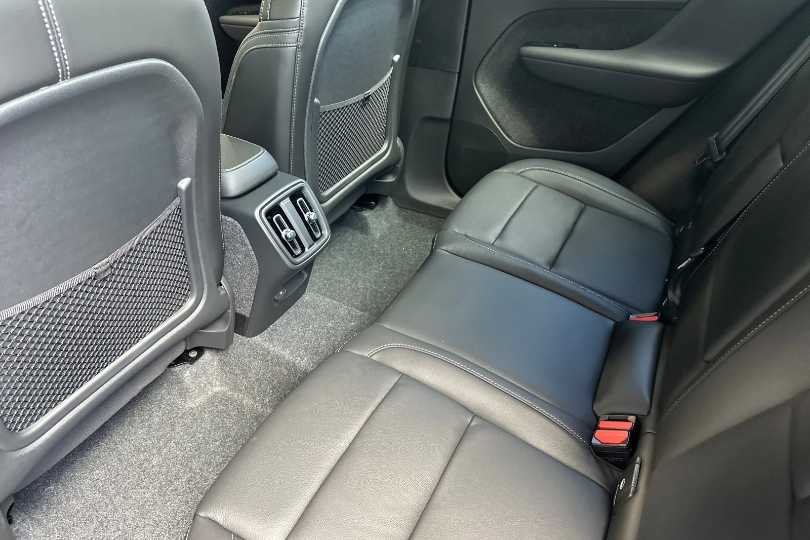 New 2026 Volvo XC40 B5 Ultra w/ Protection Package image 4