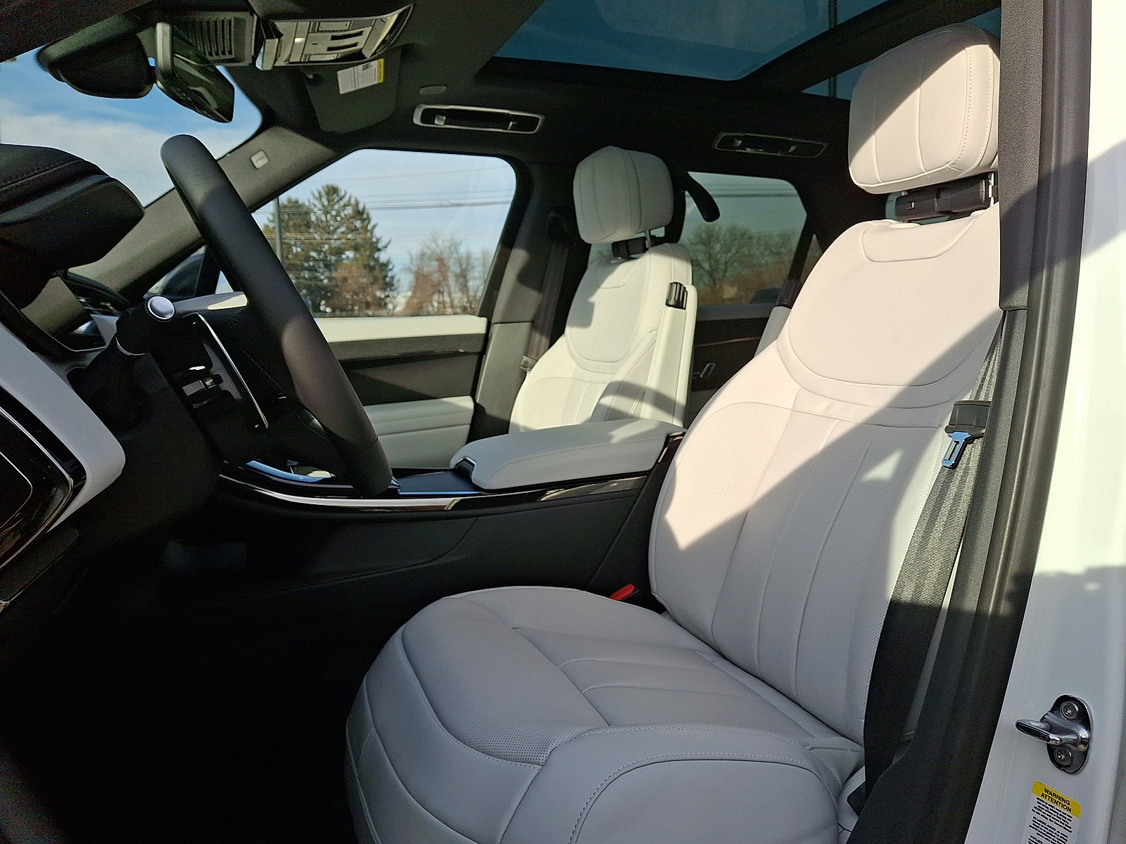 New 2026 Land Rover Range Rover Sport SE image 3