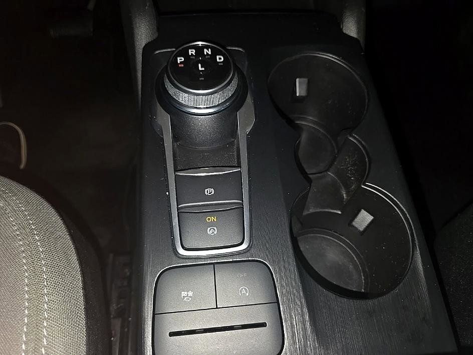 Used 2022 Ford Escape SE image 23