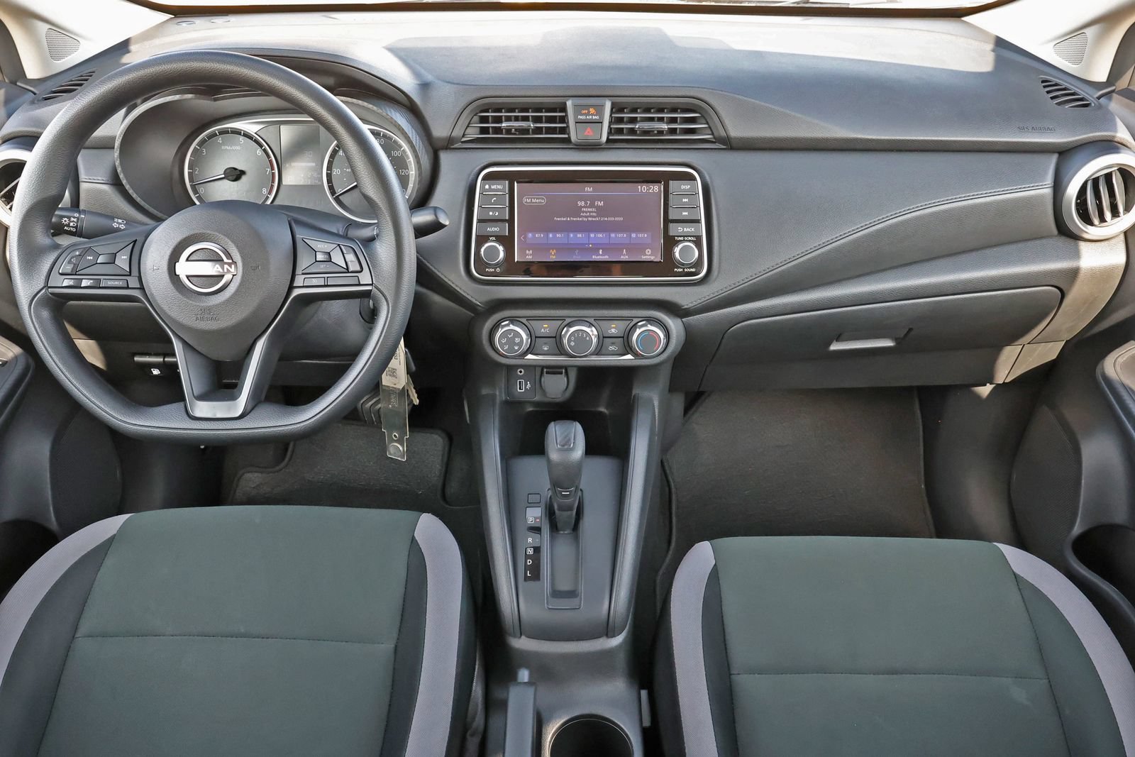 Used 2025 Nissan Versa S w/ Trunk Package FWD image 2
