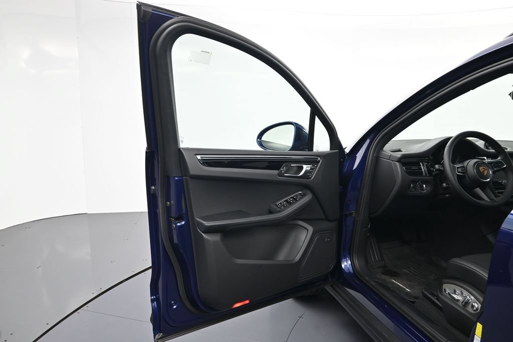 New 2026 Porsche Macan AWD/4WD image 16