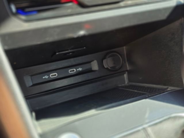 Used 2024 Volkswagen Tiguan Wolfsburg Edition image 34