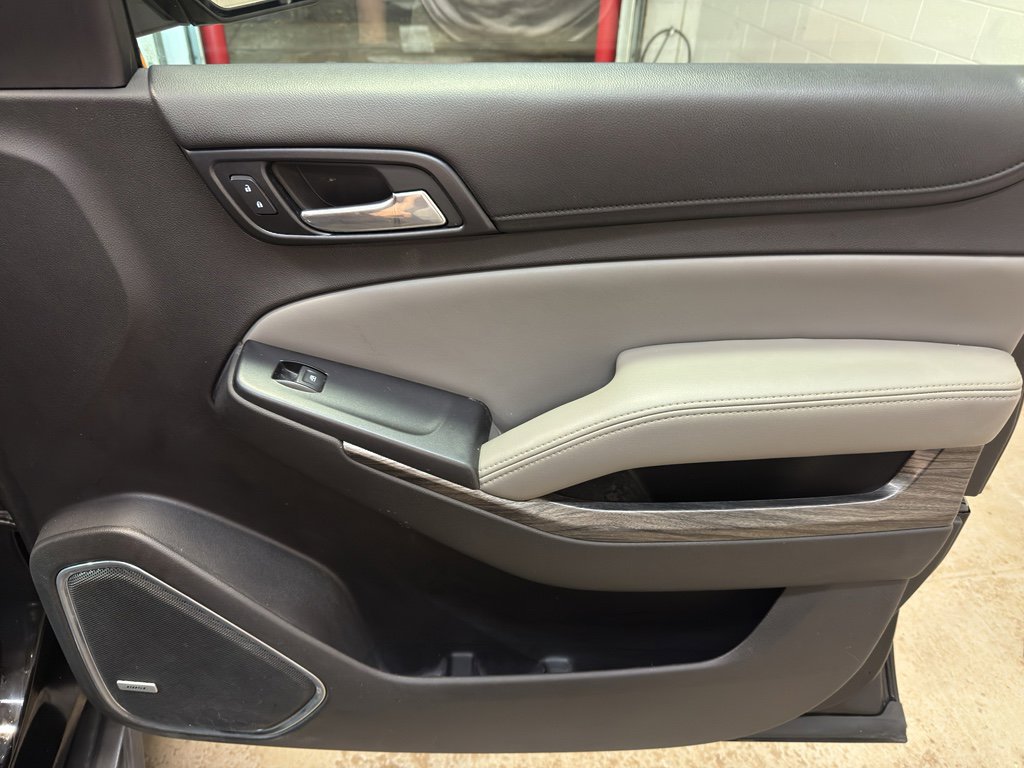 Used 2015 Chevrolet Suburban LT w/ Luxury Package image 21