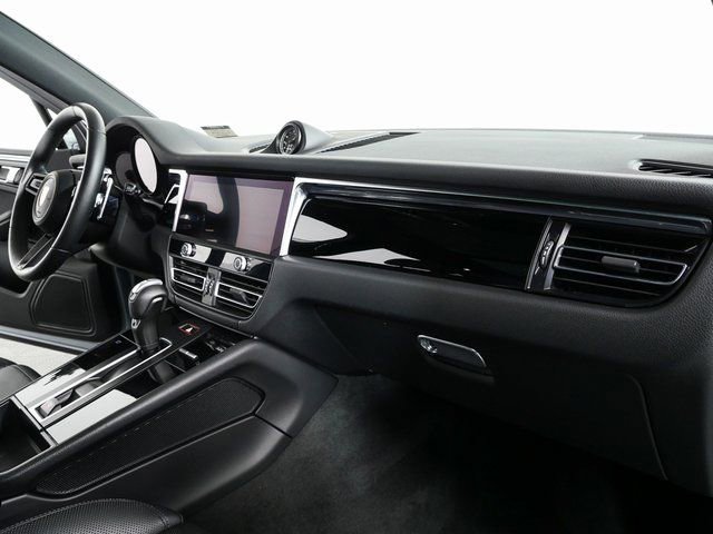 Certified 2023 Porsche Macan AWD image 24