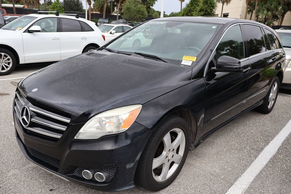 Used 2011 Mercedes-Benz R 350 4MATIC image 2