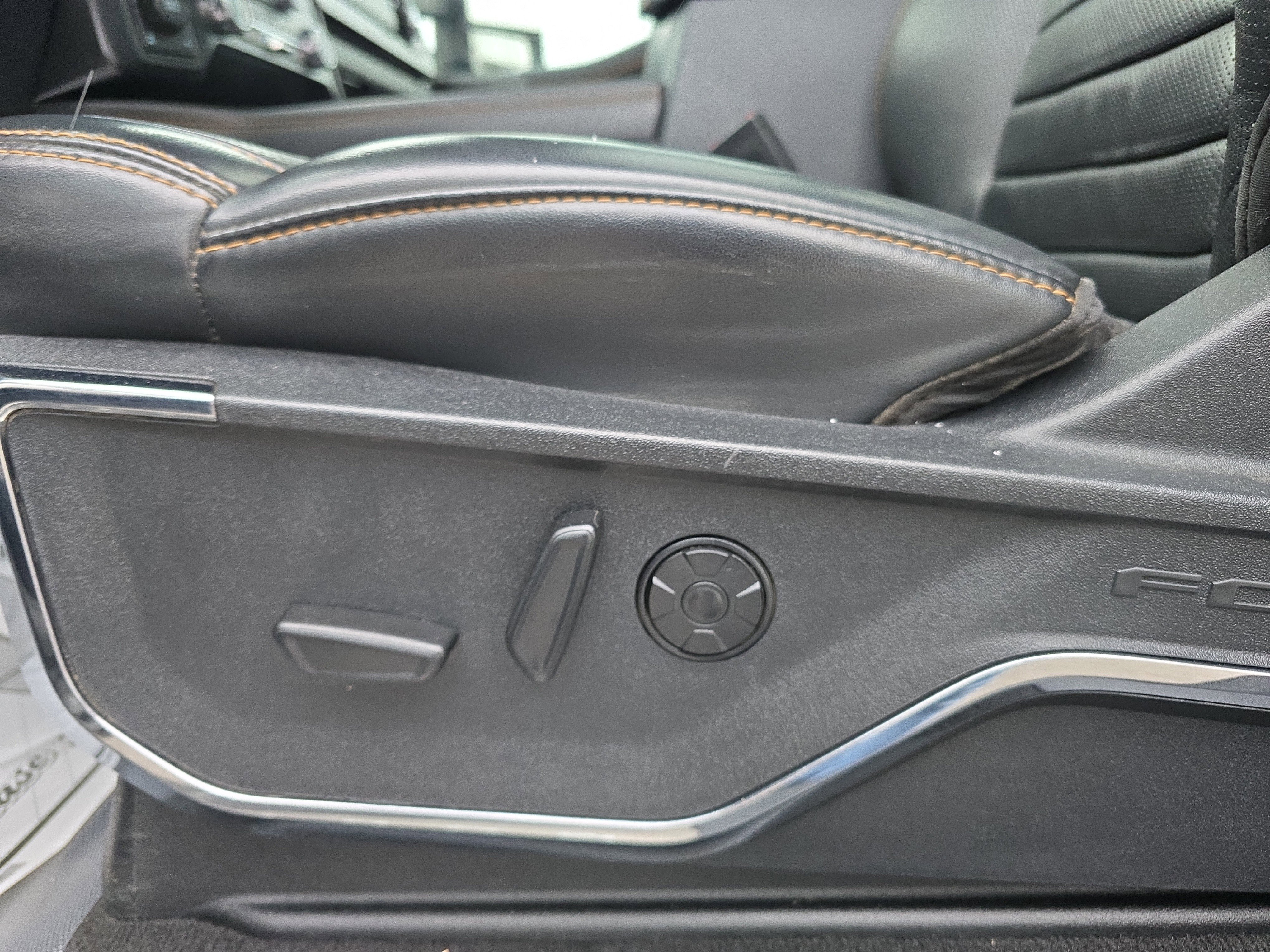 Used 2024 Ford F350 Platinum image 14