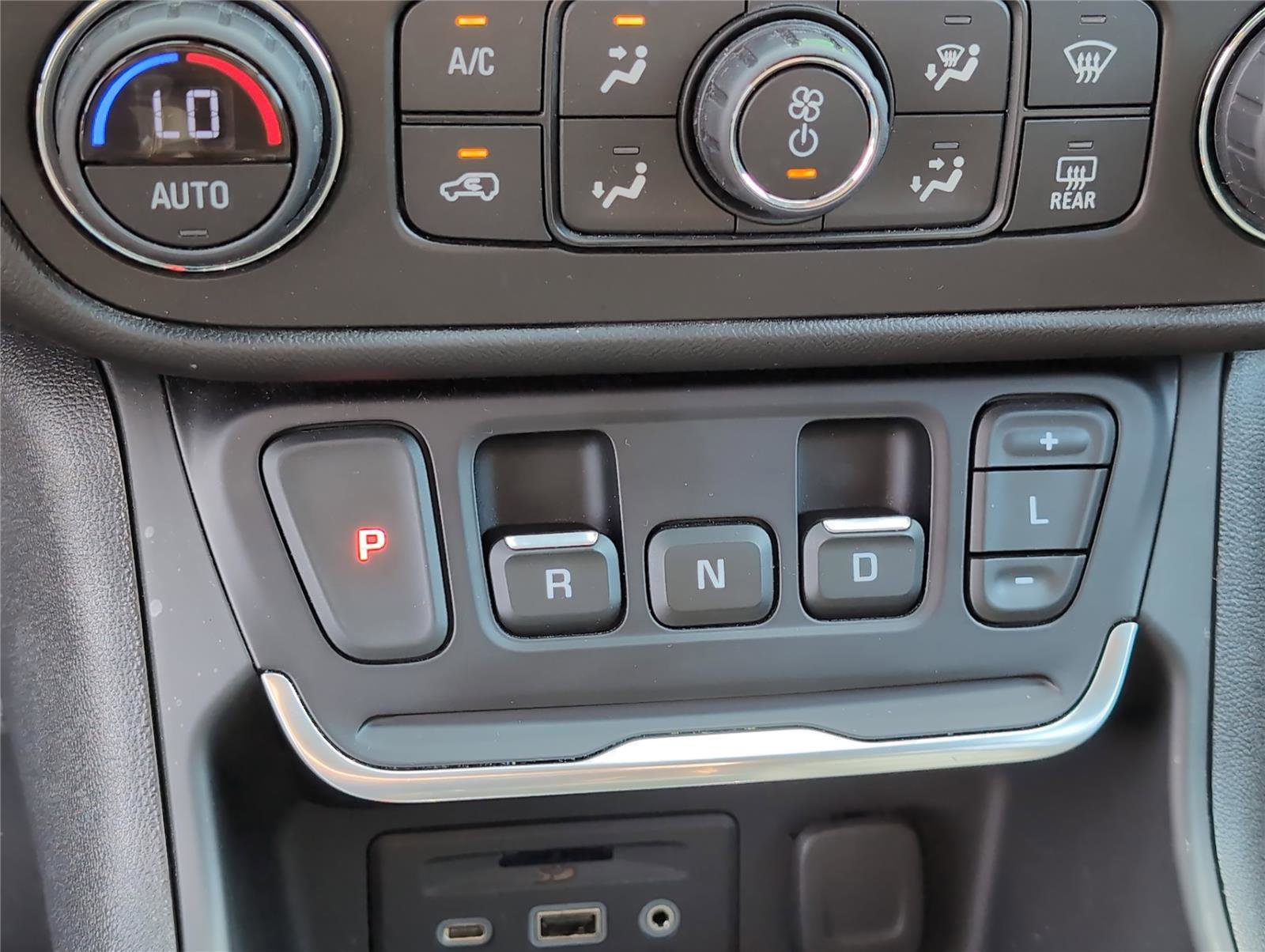 Used 2021 GMC Terrain SLT image 17