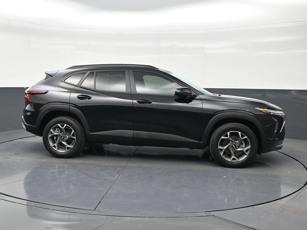 Used 2025 Chevrolet Trax LT w/ Driver Confidence Package FWD image 6