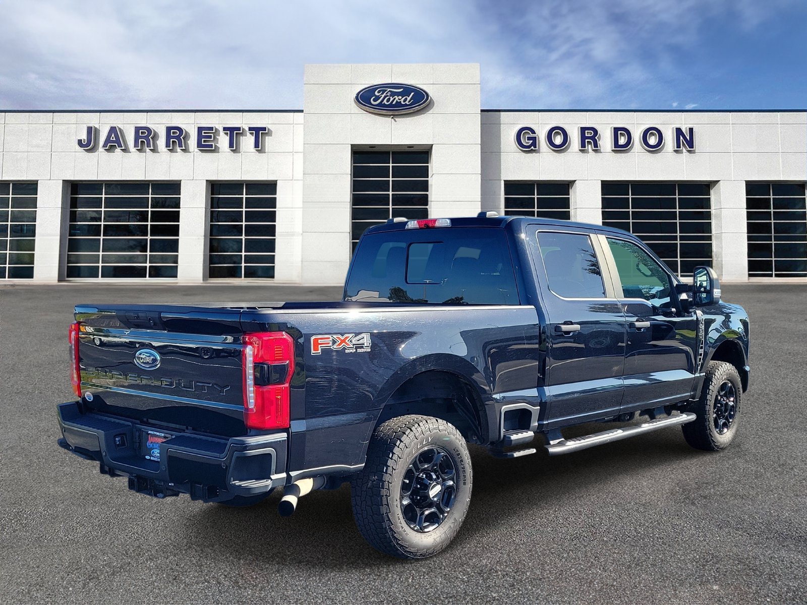 Used 2023 Ford F250 XL w/ STX Appearance Package AWD/4WD image 4