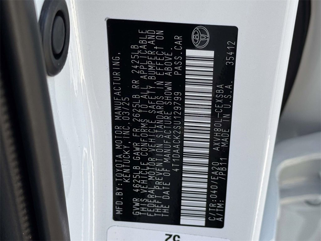 Used 2025 Toyota Camry SE image 26