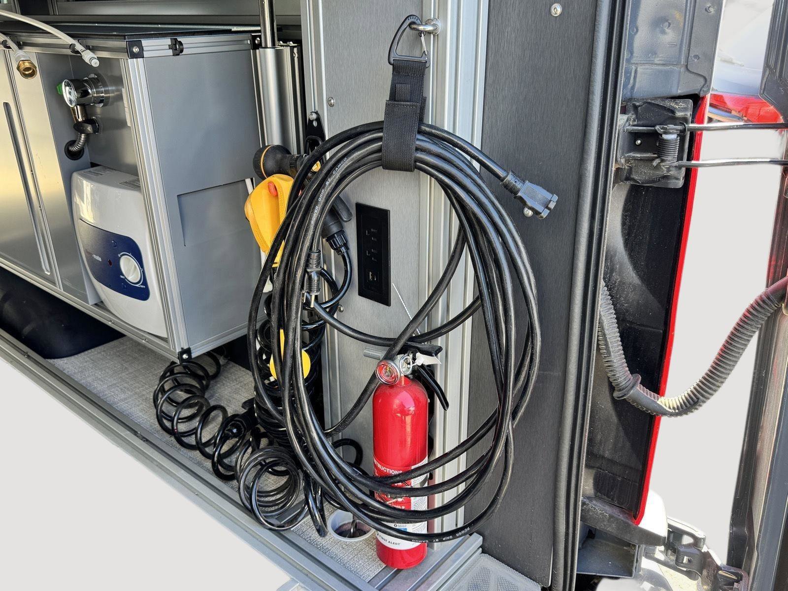 Used 2023 Ford Transit 350 XLT image 39