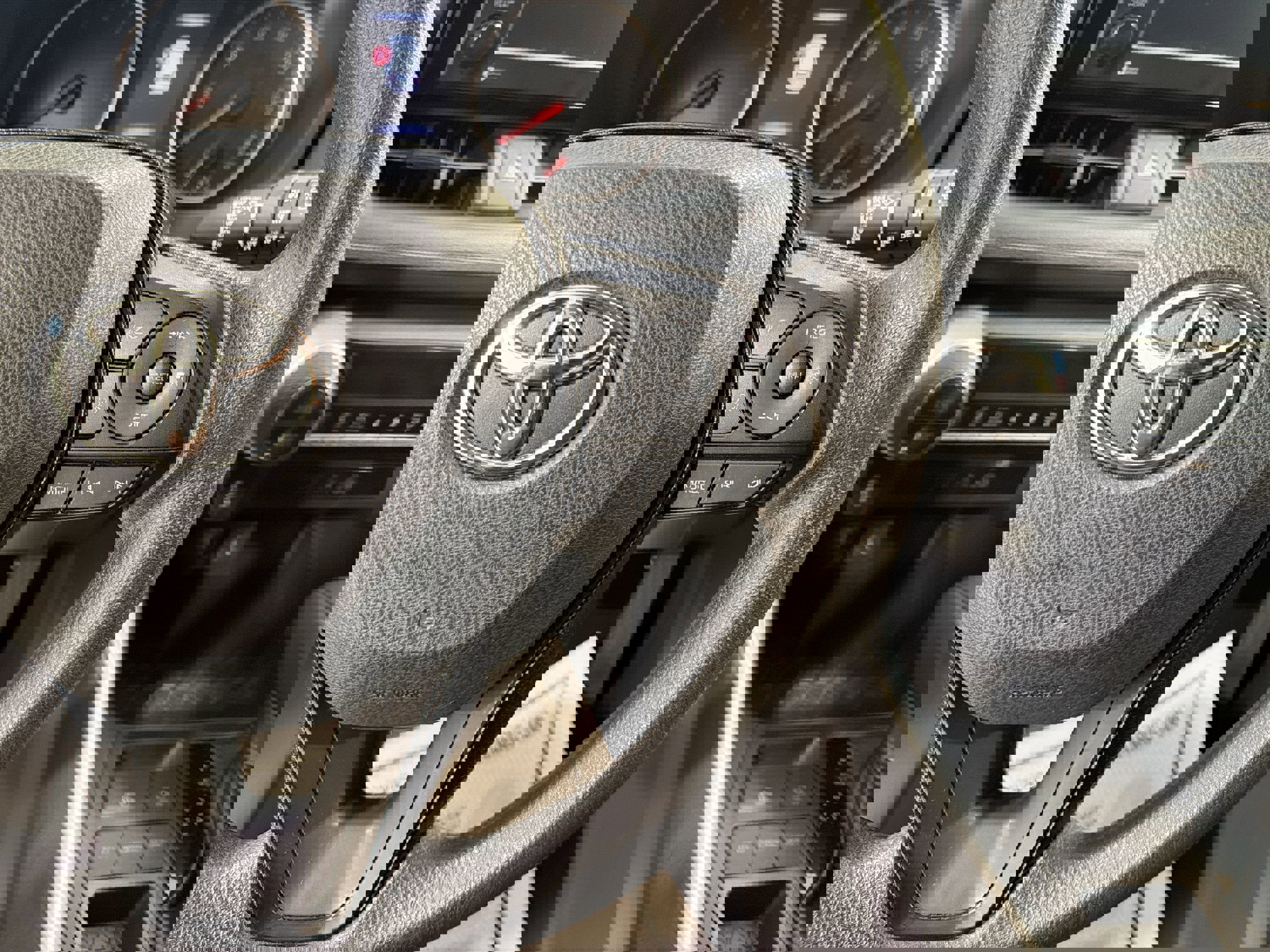 Used 2021 Toyota RAV4 XLE image 15