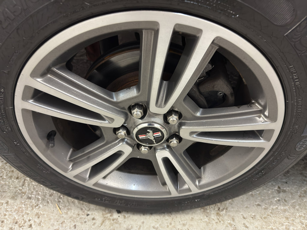 Used 2010 Ford Mustang Premium image 27