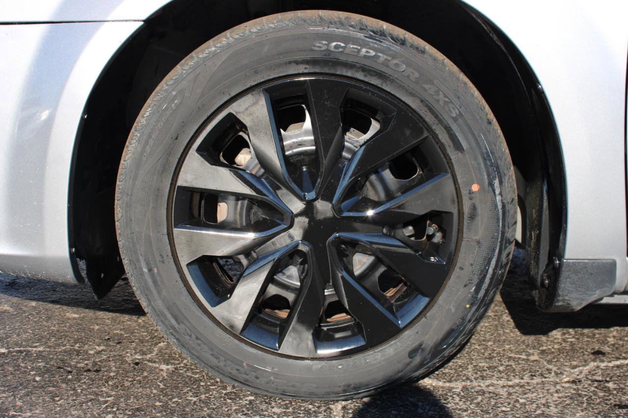 Used 2014 Dodge Avenger SE image 46