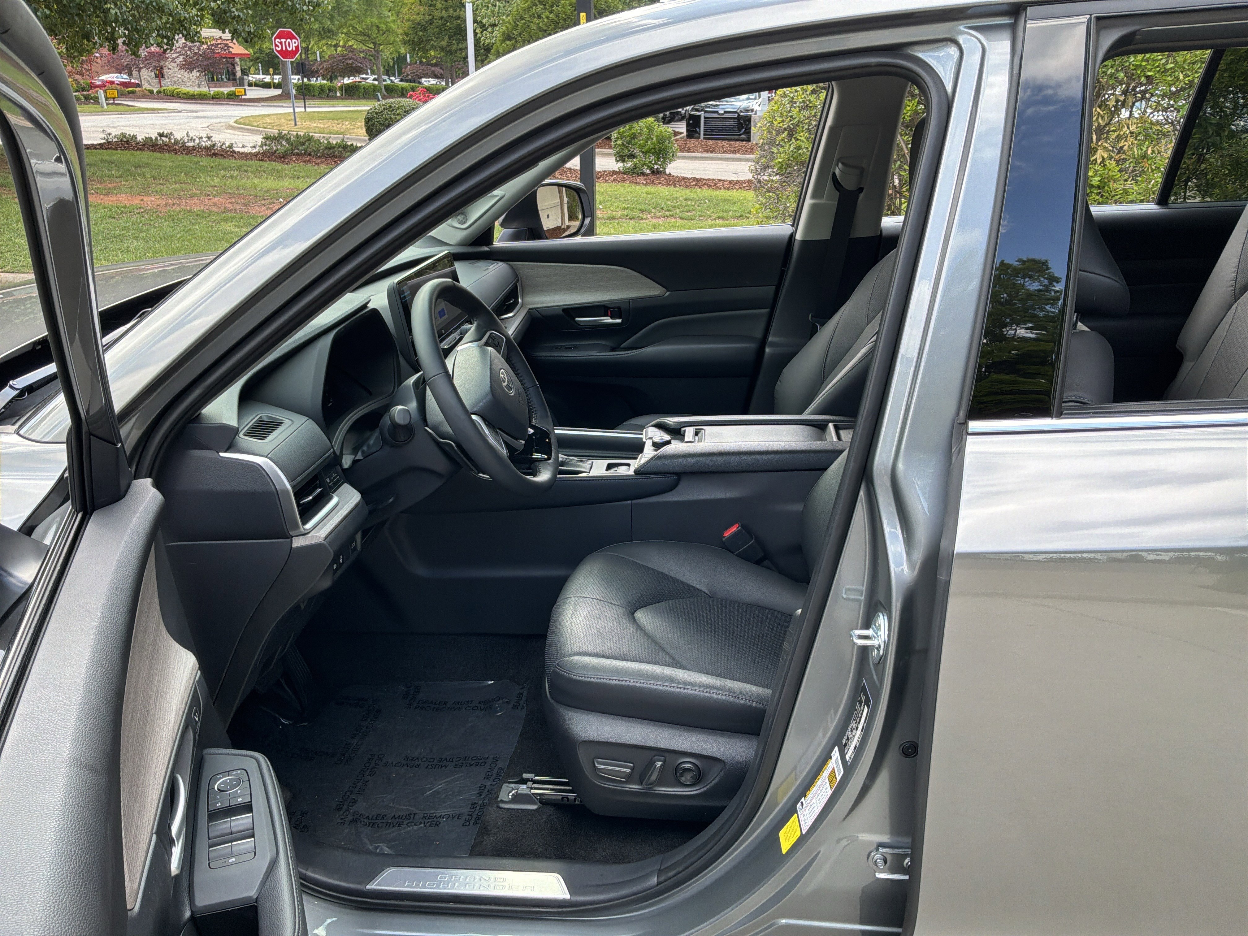 Used 2026 Toyota Grand Highlander AWD image 16