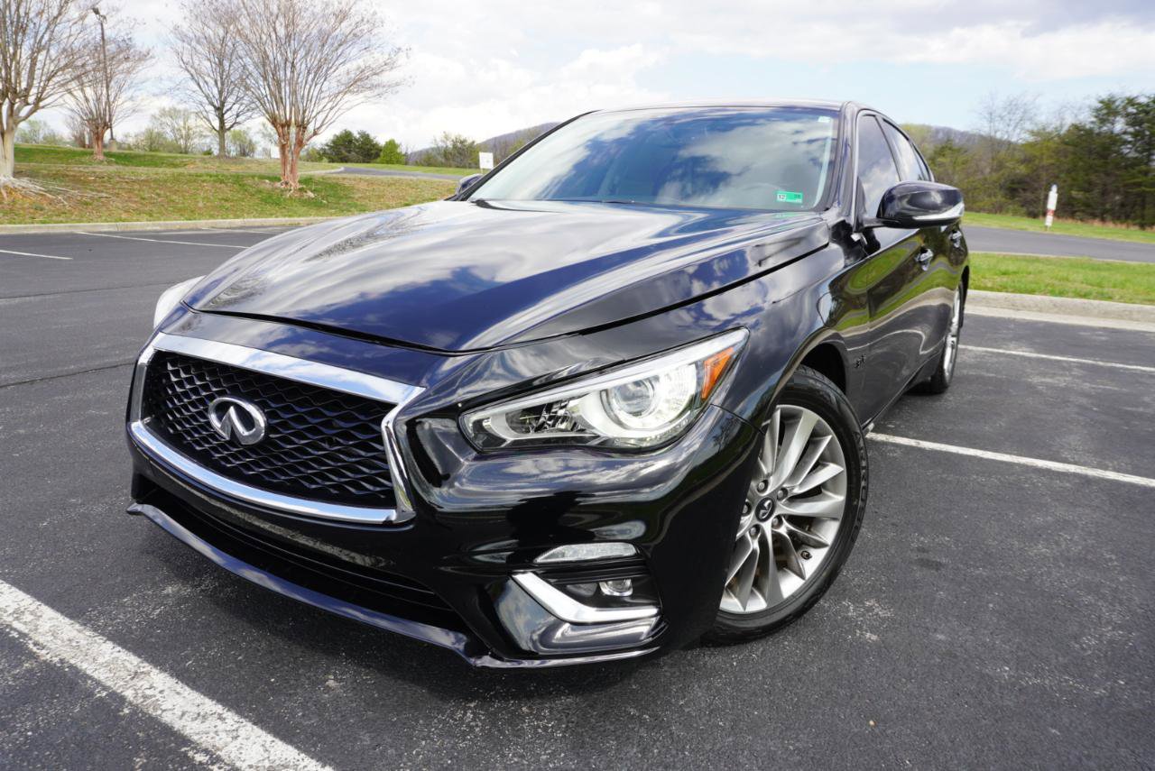 Used 2018 INFINITI Q50 Luxe w/ Cargo Package (L95) image 5