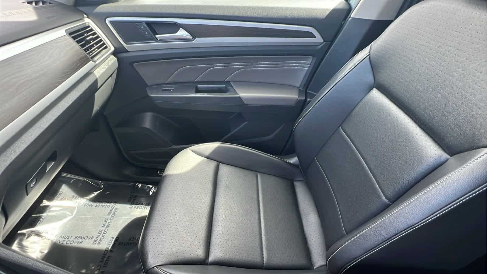 Certified 2021 Volkswagen Atlas SE image 12