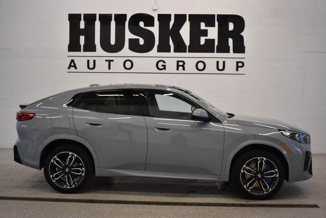 New 2026 BMW X2 xDrive28i w/ M Sport Package AWD/4WD image 2
