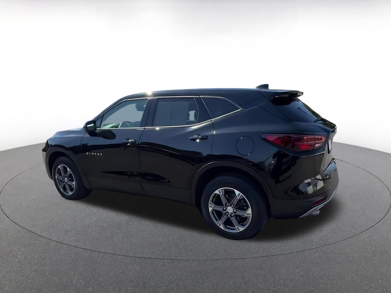 Used 2025 Chevrolet Blazer LT FWD image 10