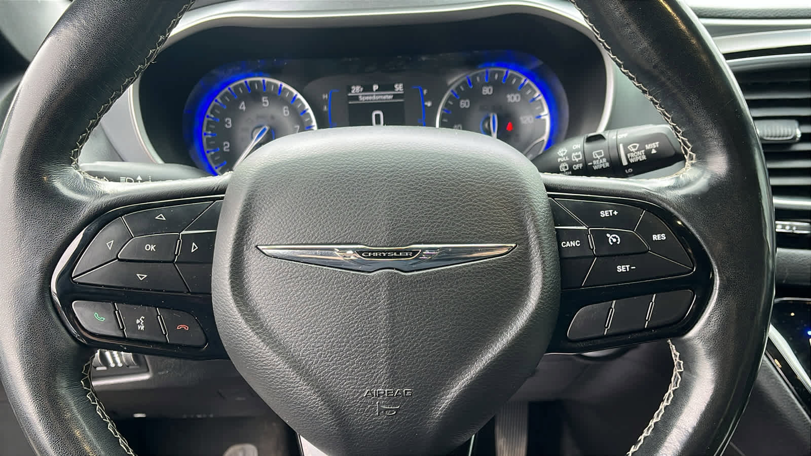 Used 2020 Chrysler Pacifica Touring-L w/ S Appearance Package image 11