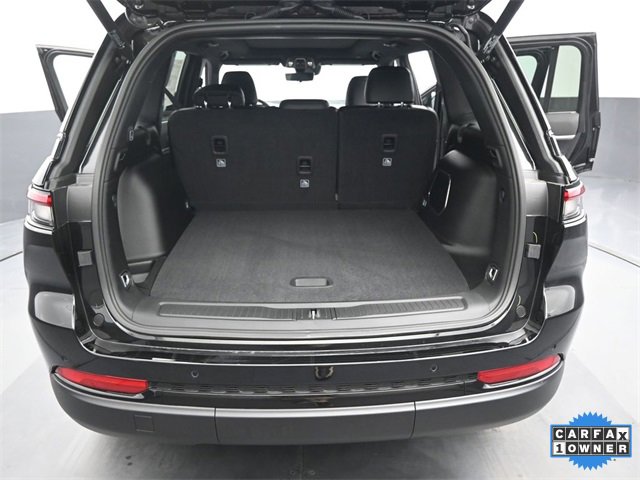 Used 2025 Jeep Grand Cherokee Limited w/ Luxury Tech Group II image 18