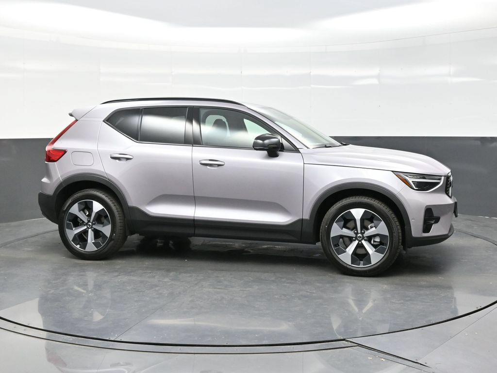 New 2026 Volvo XC40 B5 Plus w/ Protection Package Premier AWD/4WD image 8