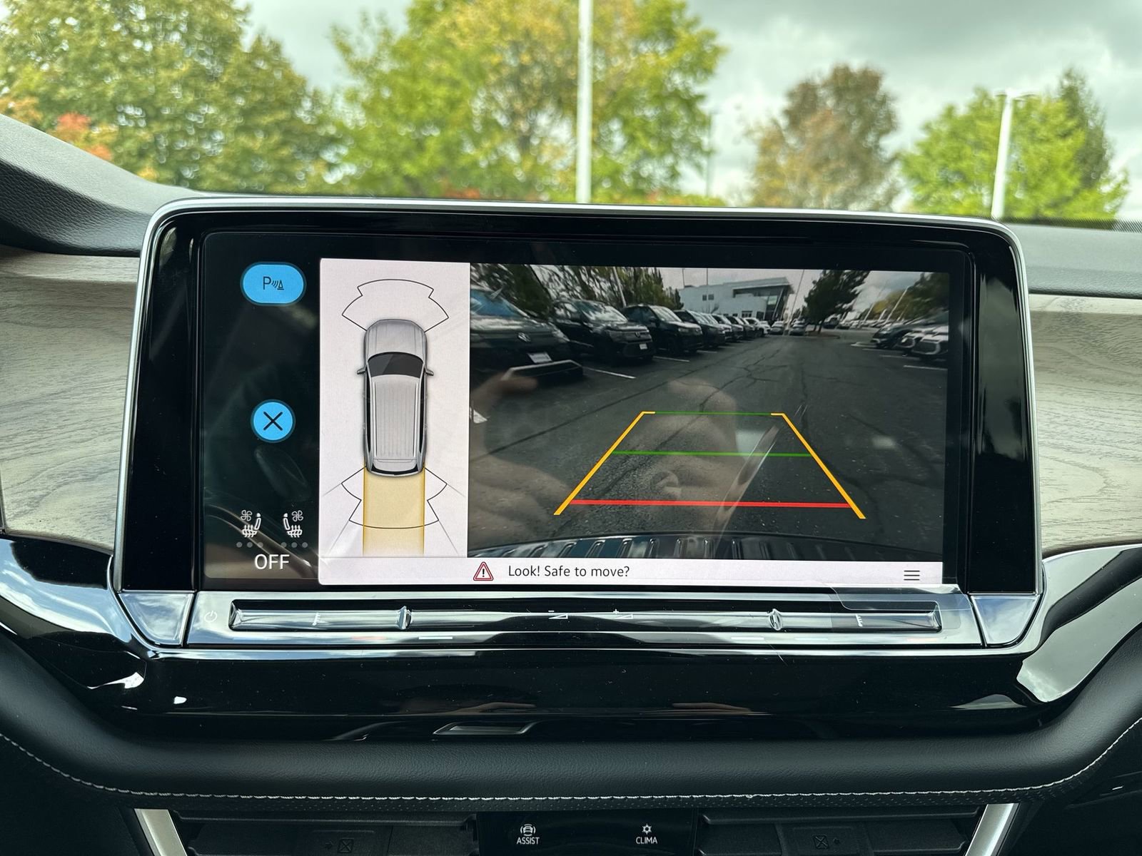 New 2026 Volkswagen Atlas SE image 18