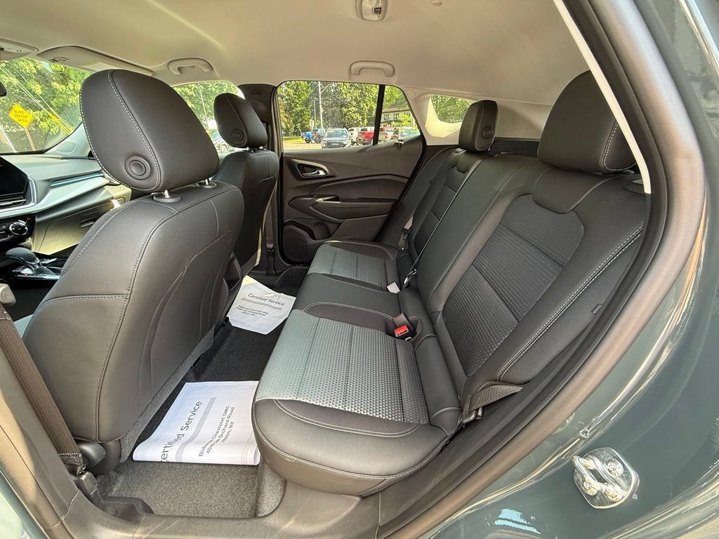 New 2026 Chevrolet Trax LT w/ LT Convenience Package FWD image 21
