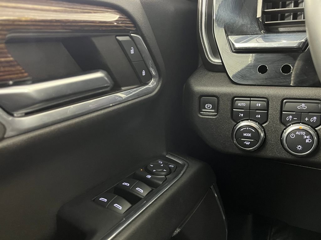 Used 2024 GMC Sierra 1500 SLE w/ X31 Off-Road Package image 24