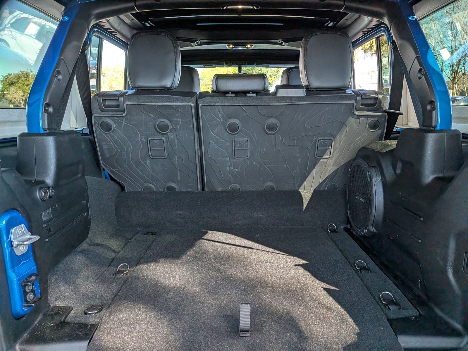 Used 2022 Jeep Wrangler Unlimited Sahara w/ Cold Weather Group image 9