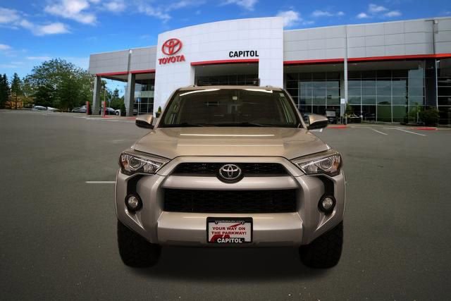 Used 2017 Toyota 4Runner SR5 AWD/4WD image 6