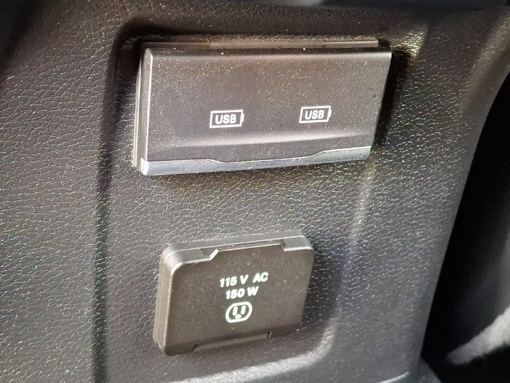 Used 2023 Jeep Wrangler Unlimited Sahara w/ Cold Weather Group AWD/4WD image 11