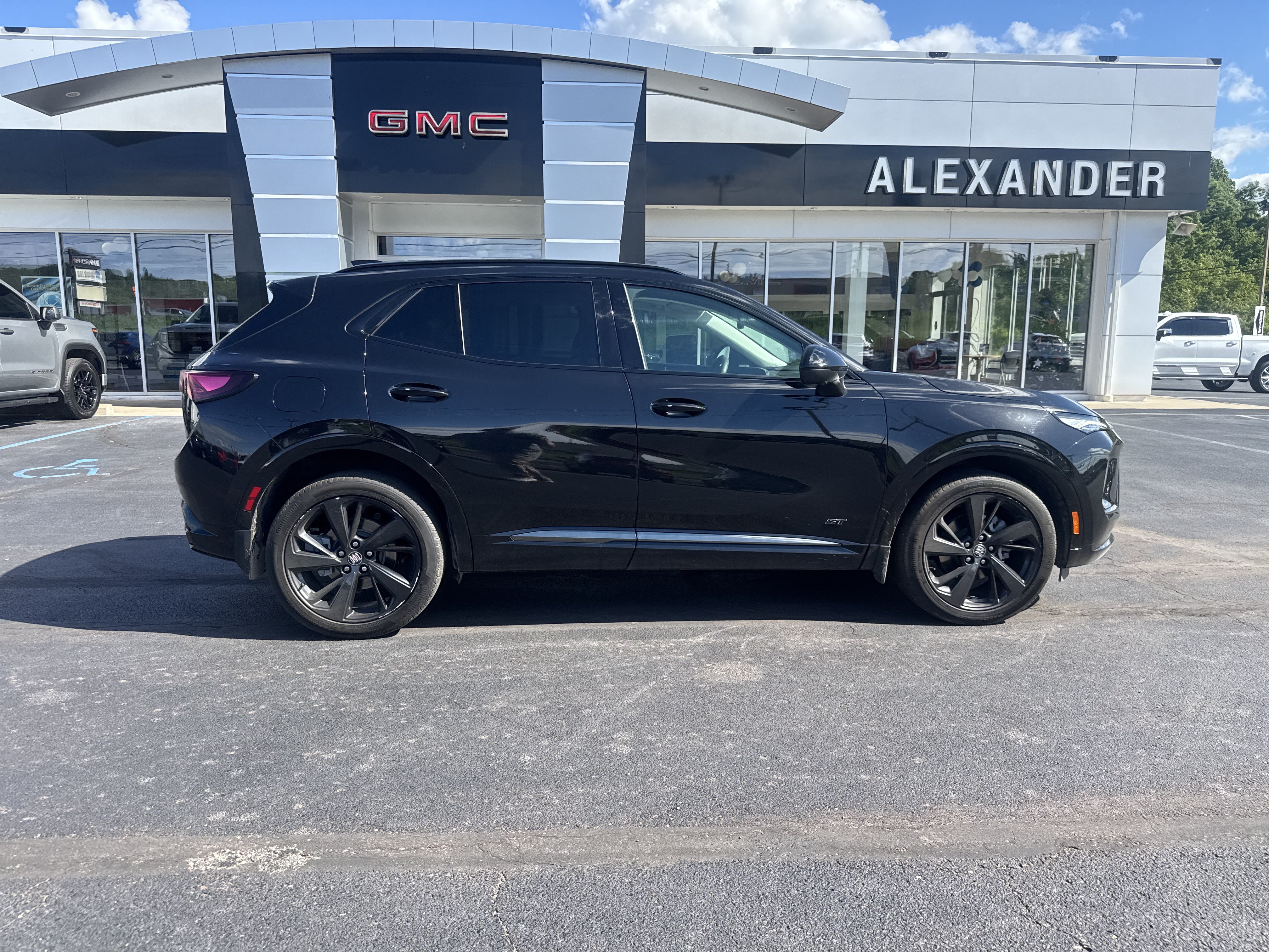 Used 2025 Buick Envision Sport Touring AWD/4WD video 2