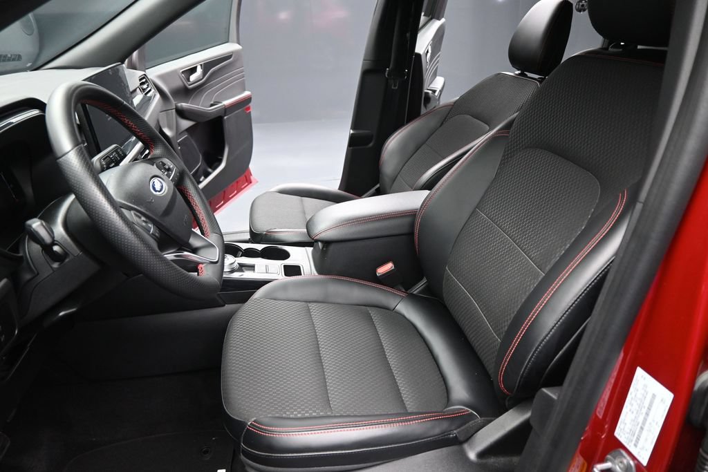 Used 2023 Ford Escape ST-Line w/ Tech Pack #1 FWD image 10