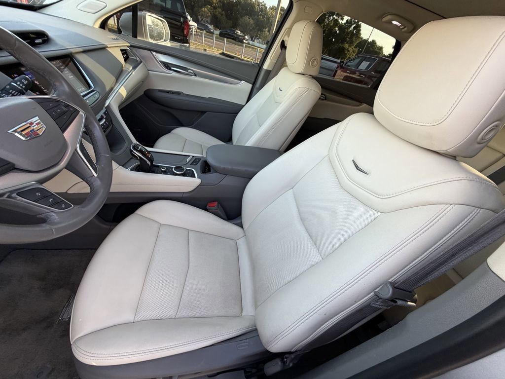 Used 2020 Cadillac XT5 Premium Luxury FWD image 19