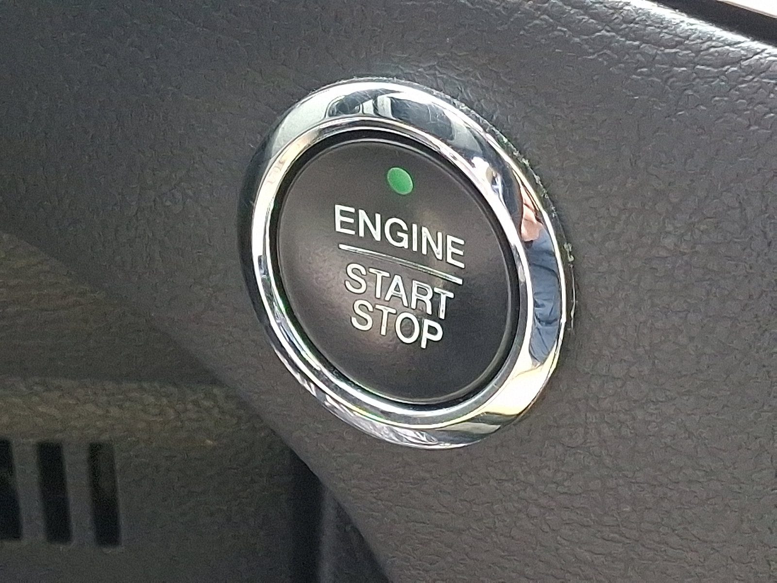 Used 2015 Ford Edge SEL w/ Equipment Group 201A FWD image 23