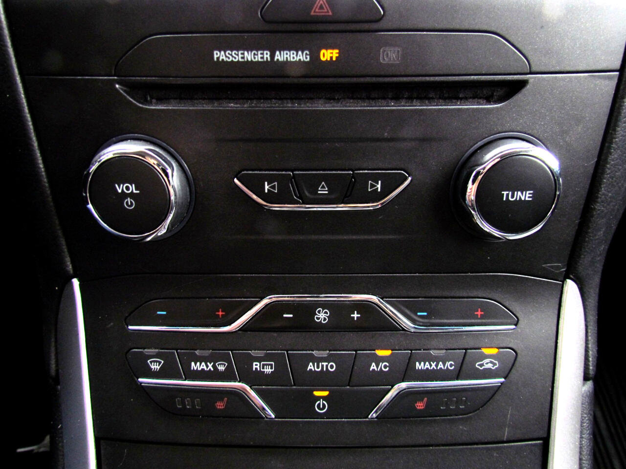 Used 2017 Ford Edge SEL w/ Equipment Group 201A image 39