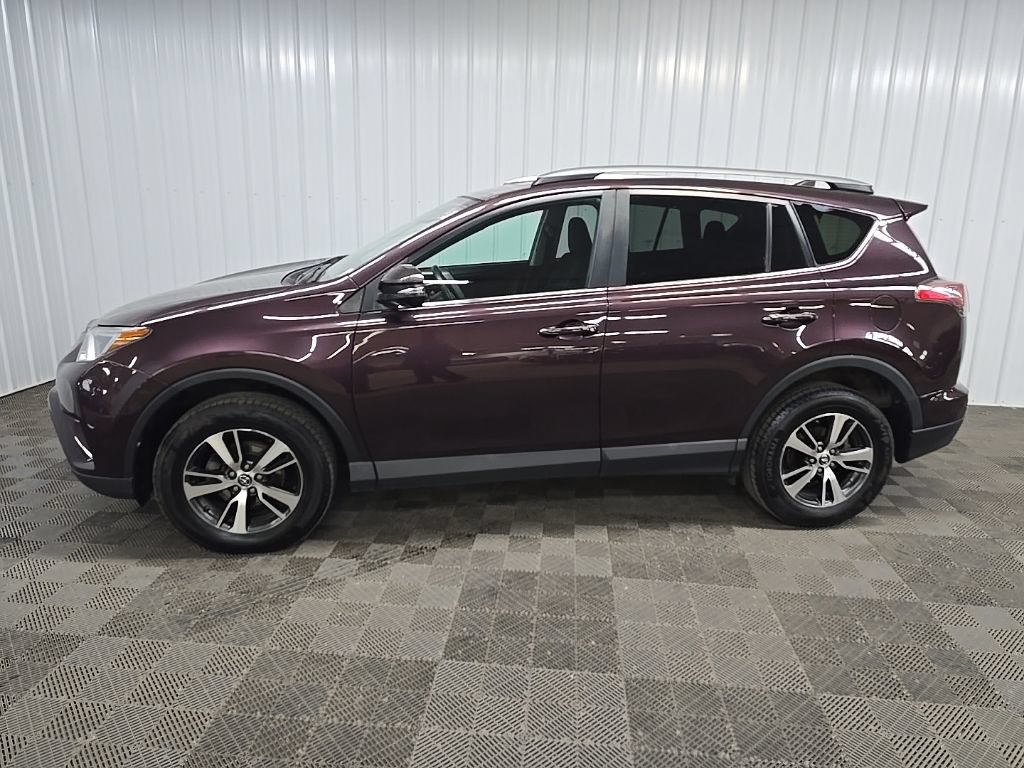 Used 2018 Toyota RAV4 XLE w/ Plus Extra Value Package AWD/4WD image 5