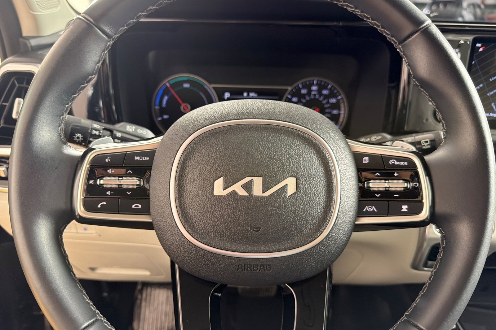 Used 2022 Kia Sorento SX AWD/4WD image 23