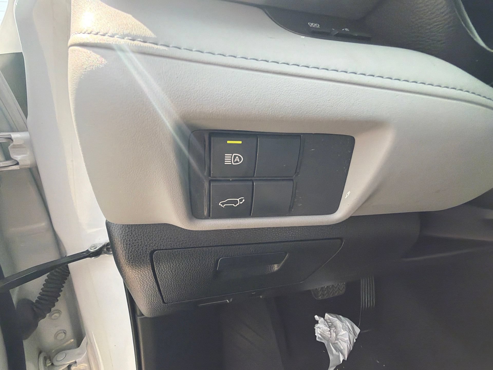 Used 2023 Toyota Highlander LE AWD/4WD image 14