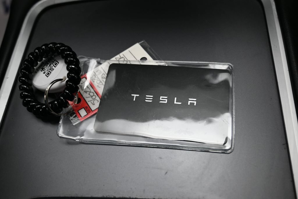 Used 2023 Tesla Model 3 Standard Range RWD image 33